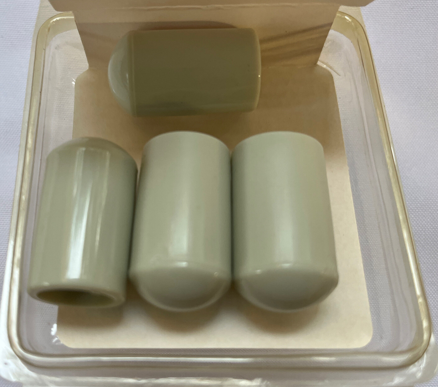 538163 TV32013 1/2" White Gripping Leg Tips 4 Pack