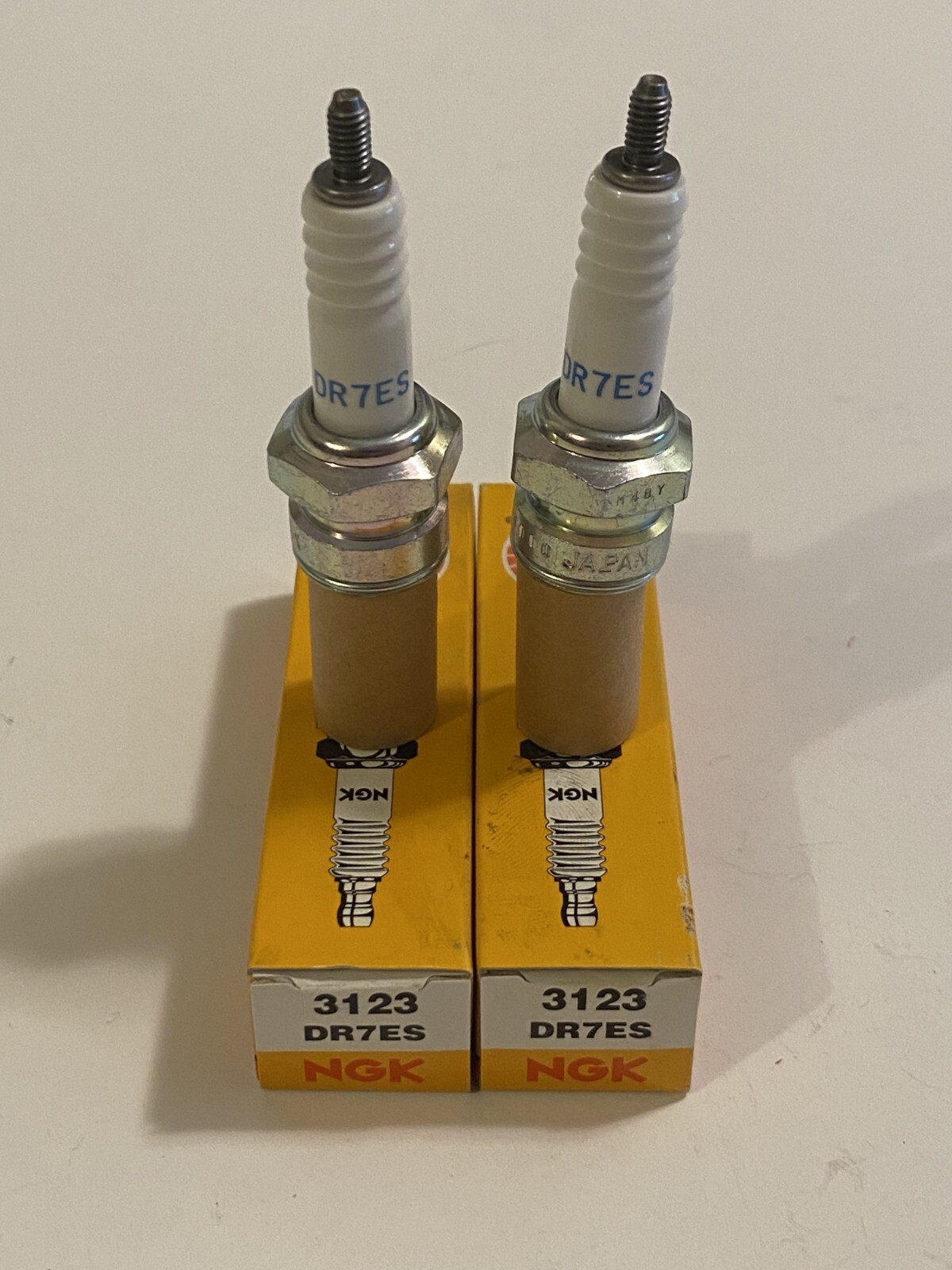 NEW NGK NICKEL SPARK PLUGS 3123 (QTY. 2) DR7ES FITS BMW YAMAHA SUZUKI ARCTIC CAT