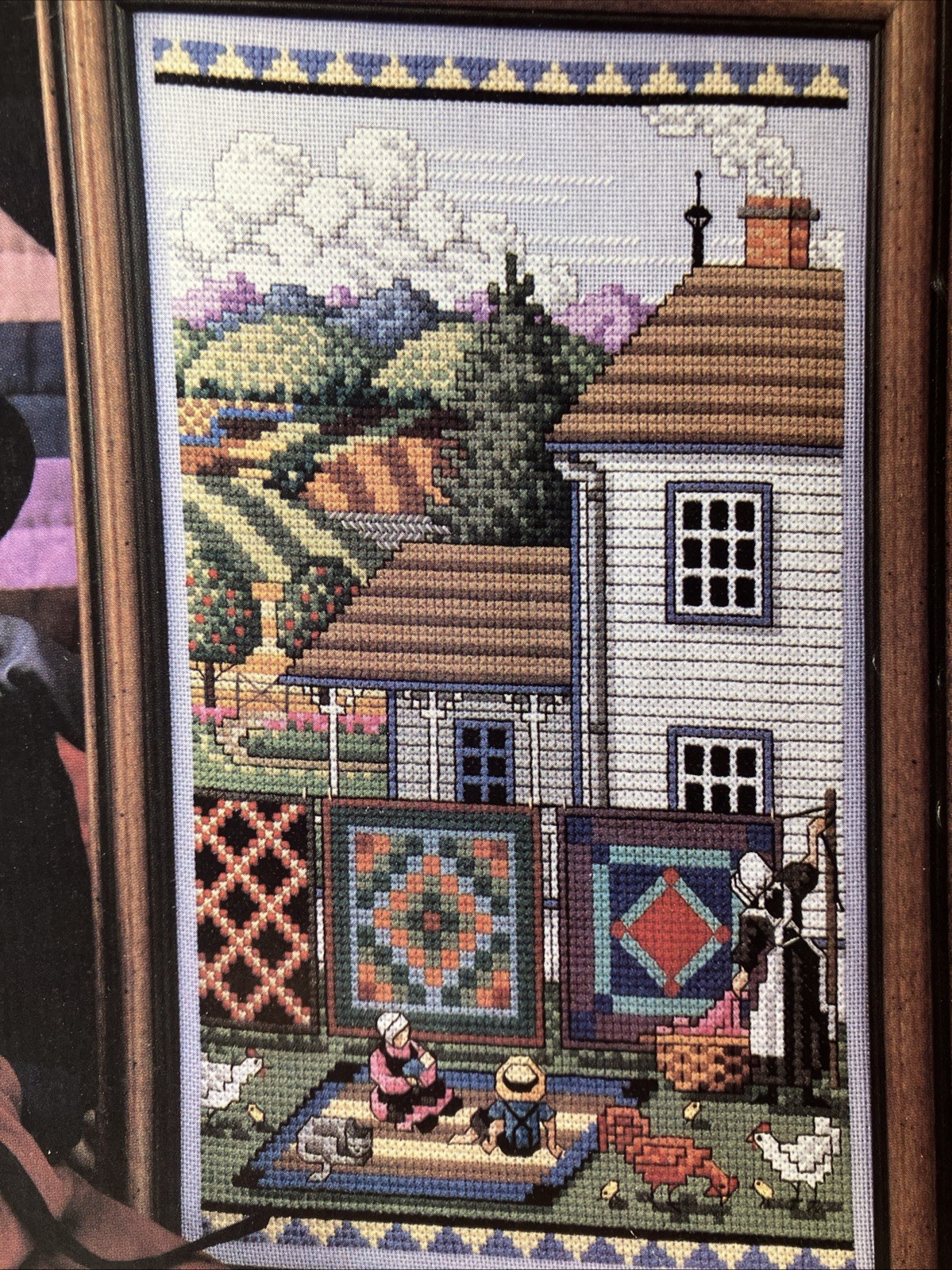Hanging The Quilts Counted Crosstitch Pattern Amid Amish Life Series