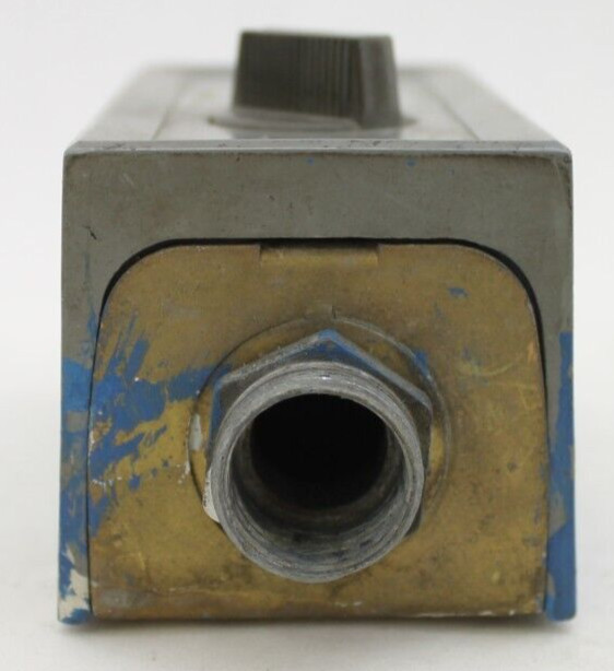 Allen-Bradley 800S-R3SX Selector Switch Station