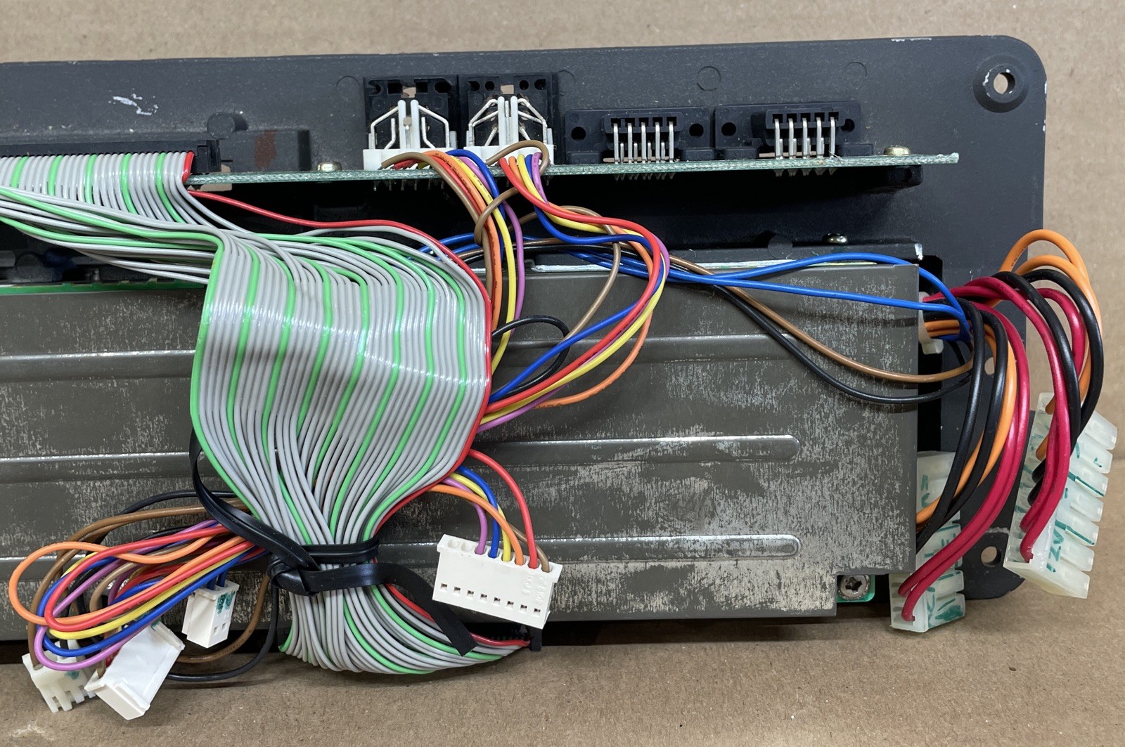 Heatsink Commodore SX-64 + component Connector MDK 43V-0PCB | UNTESTED