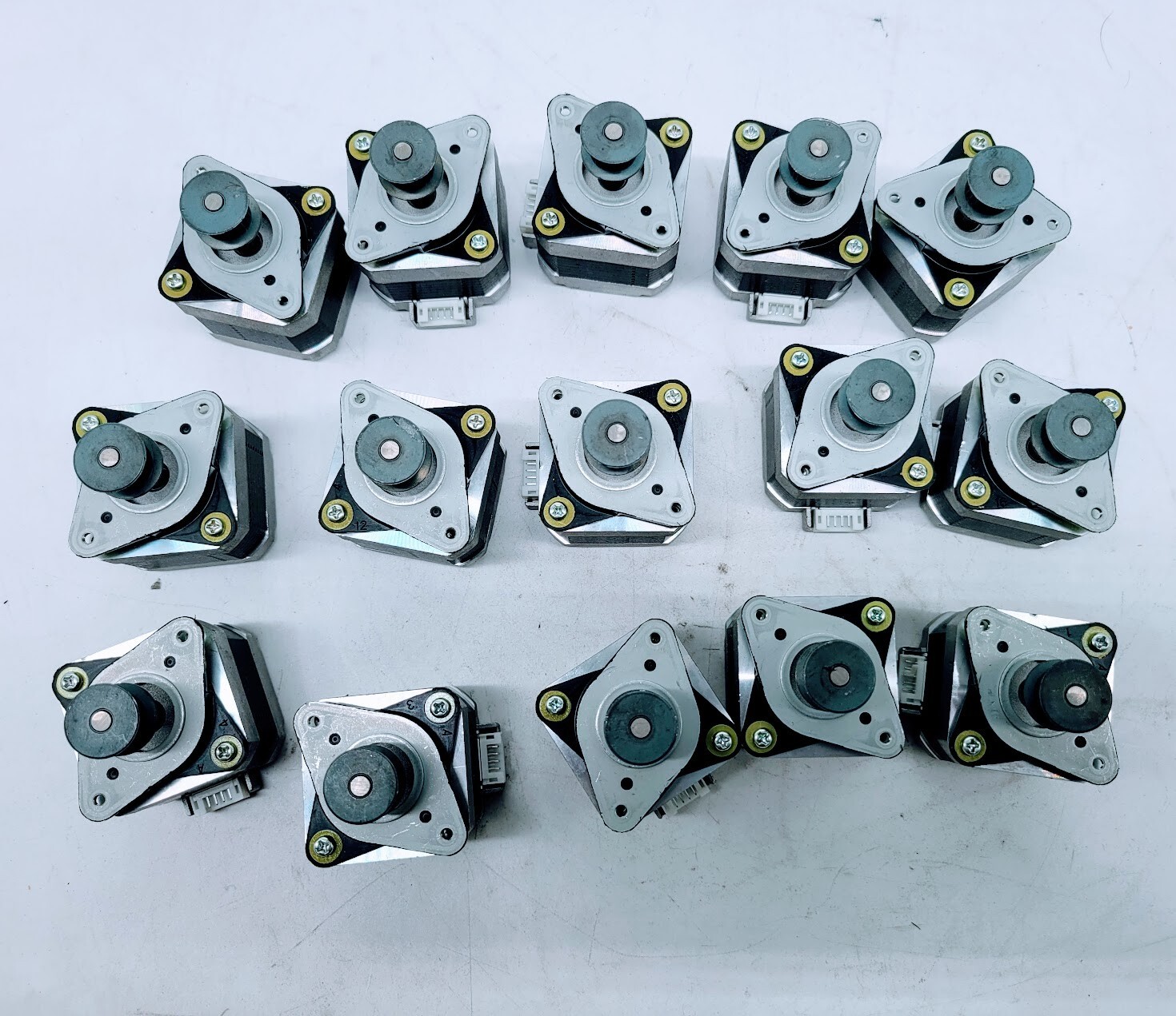 LOT OF 15 SHINANO KENSHI Stepper Motor STP-43D1009