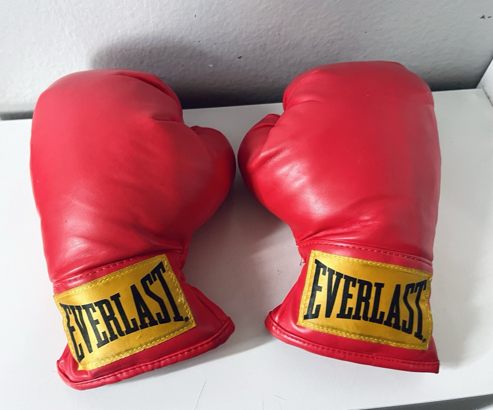 Everlast Laceless Training Boxing Gloves 9 Oz, Size Small S,M