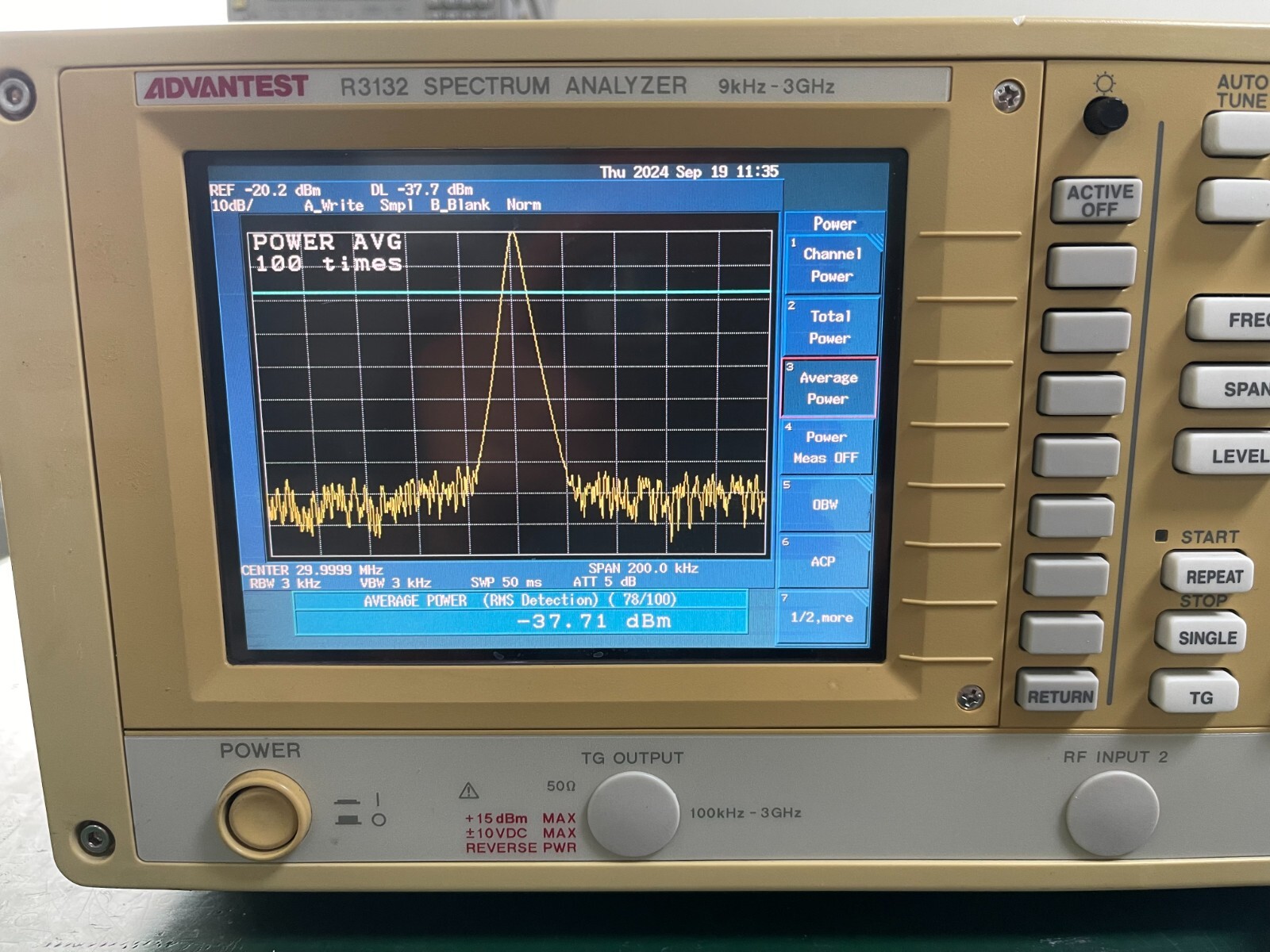 Advantest R3132 Spectrum Analyzer 9KHz - 3GHz