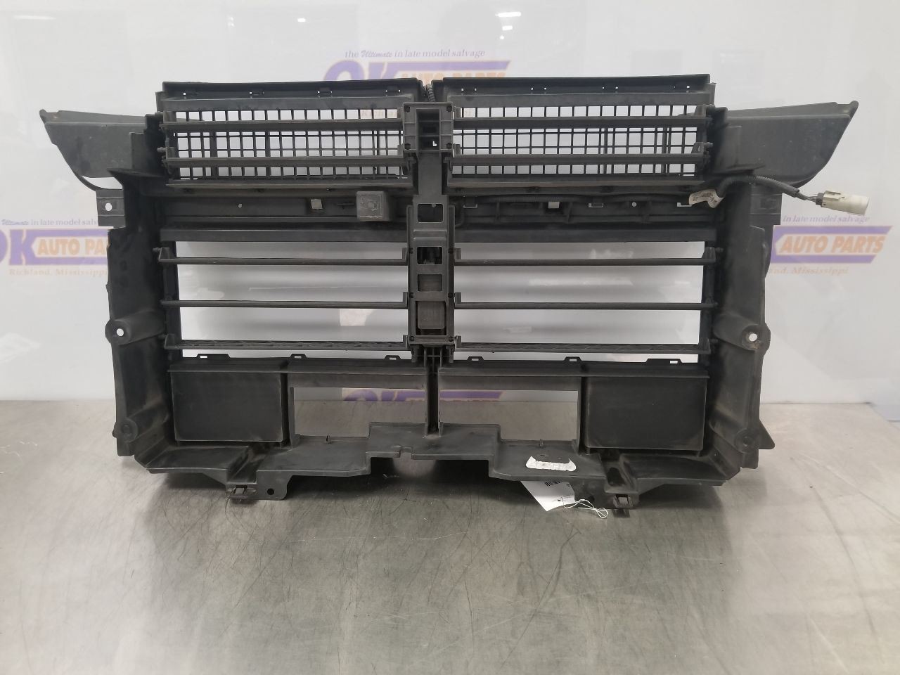 22 CHEVY COLORADO LT 2.5L AIR SHUTTER OEM
