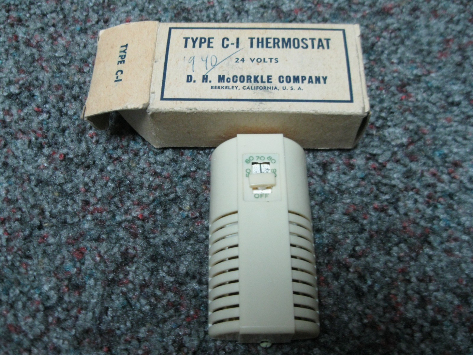 Johnson Controls PENN A19ABC-24 Line Volt Mechanical Thermostat Temp Control