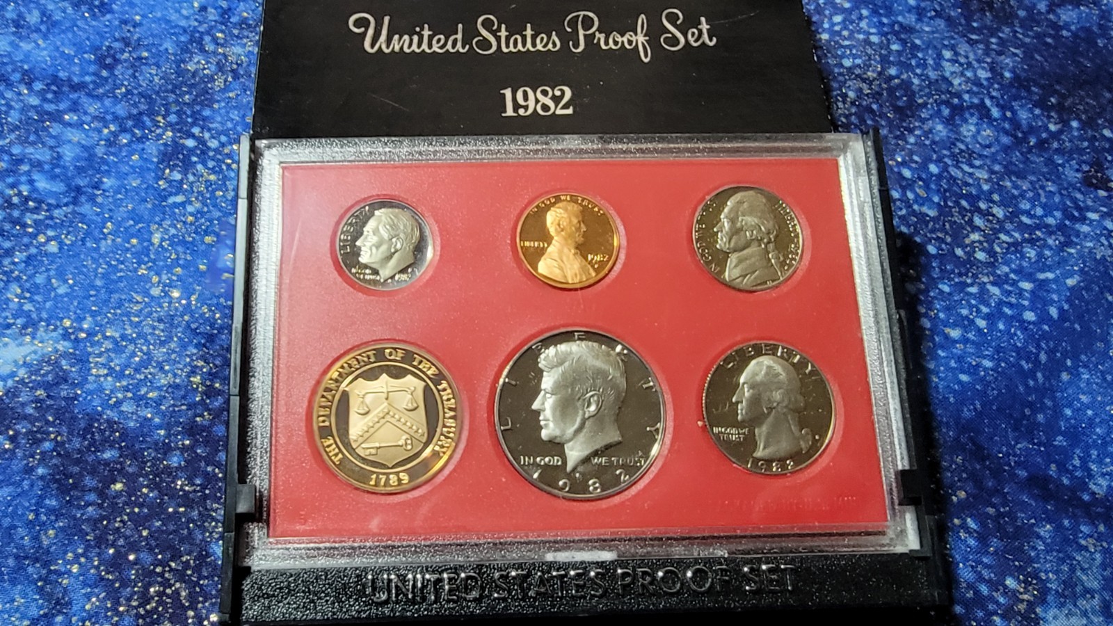 1982-S PROOF SET / EXTREMELY RARE / HARD TO FIND / UNC / ONLY (3,857,479) MINTED