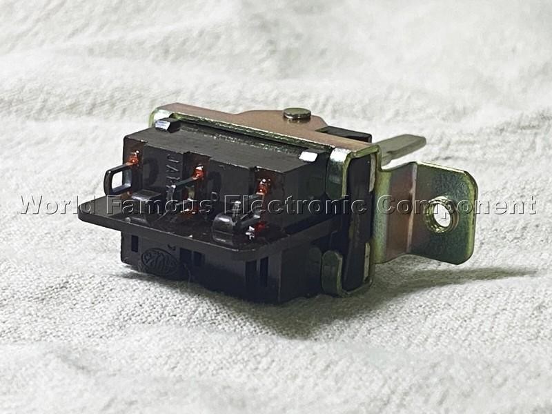 1pcs - ALPS TV-5 ON/ON 3-Pin Toggle Power Switch Made in JAPAN (1)