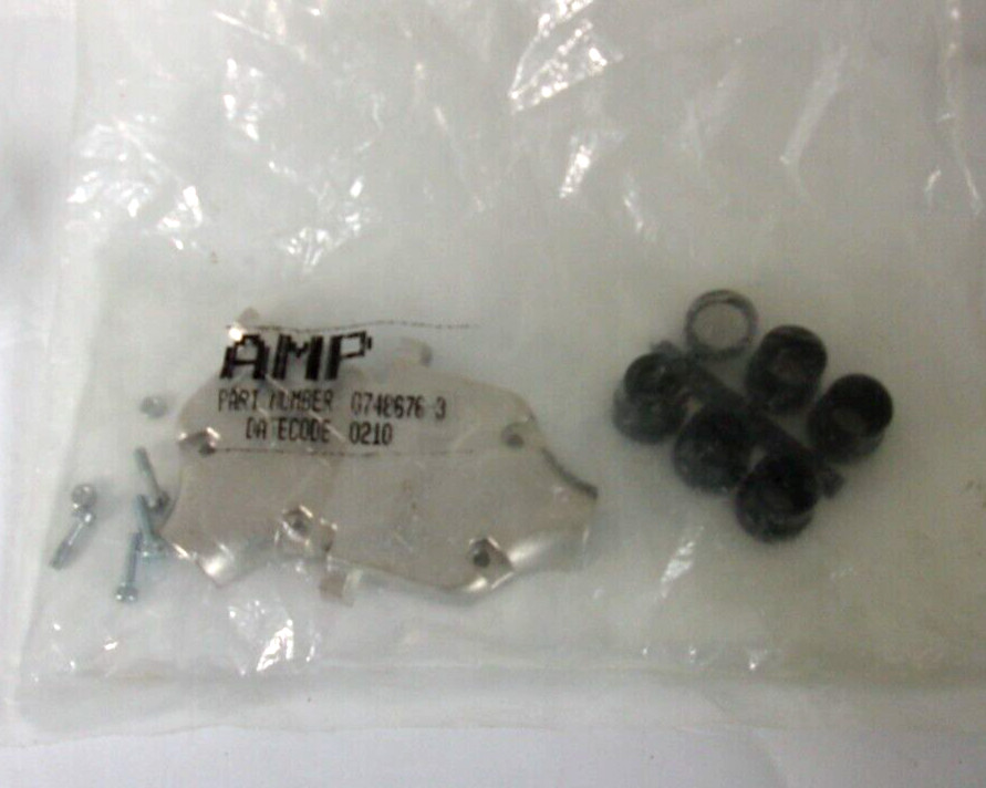 AMP 0748676-3 D-Sub Hood, New