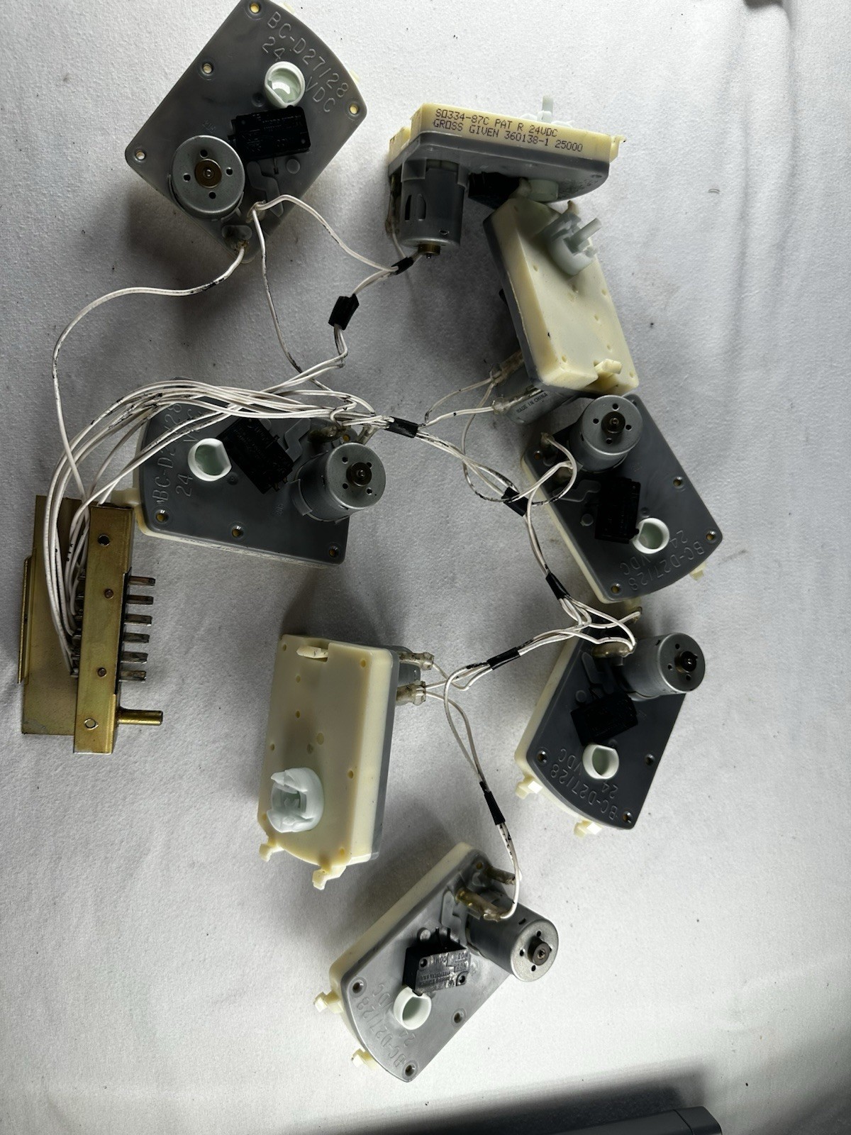 AP Automatic Product Snack Tray Motors and  Harness for 4 wide machine 8 motors
