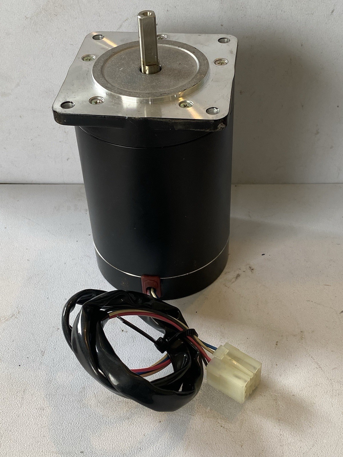 VEXTA UPH5913H-A STEPPING MOTOR .72/step 2.8A Oriental Motors