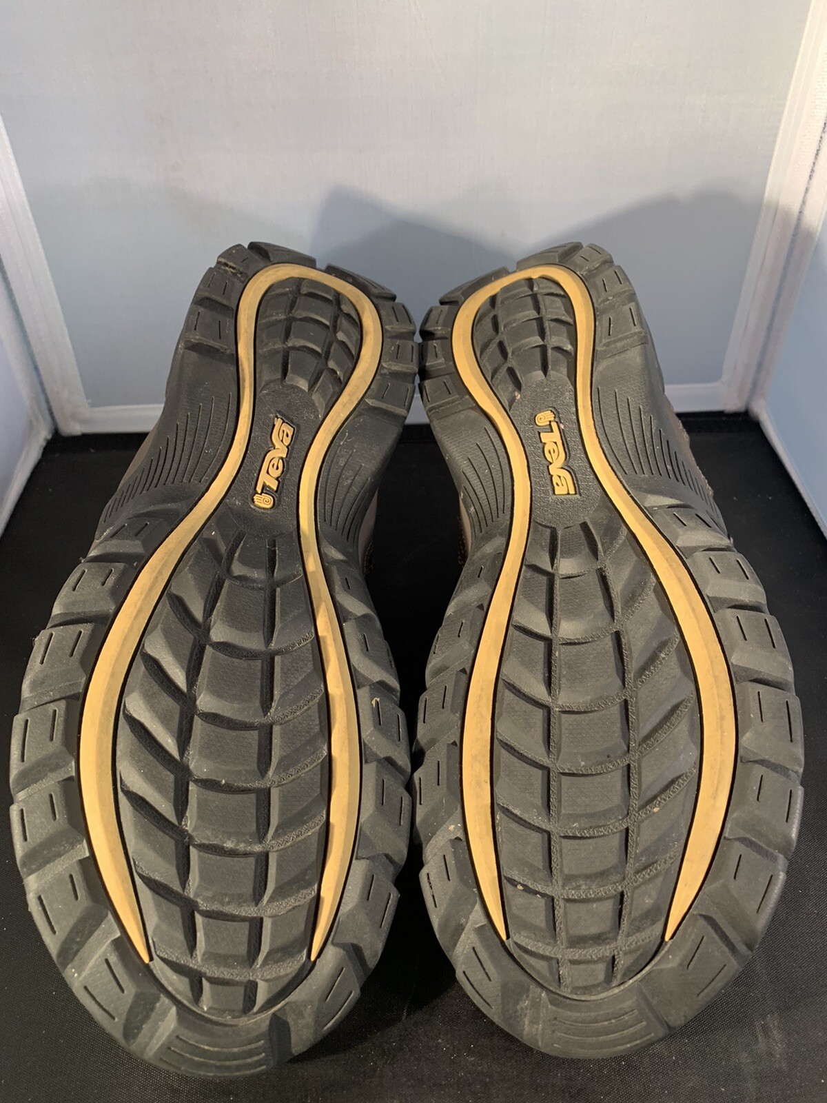 mens TEVA forebay shocpad sandals size 10 Model 1001116