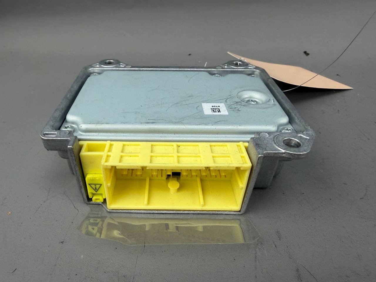 2012-2013 Mitsubishi Outlander SRS Control Module Unit OEM 0285011720
