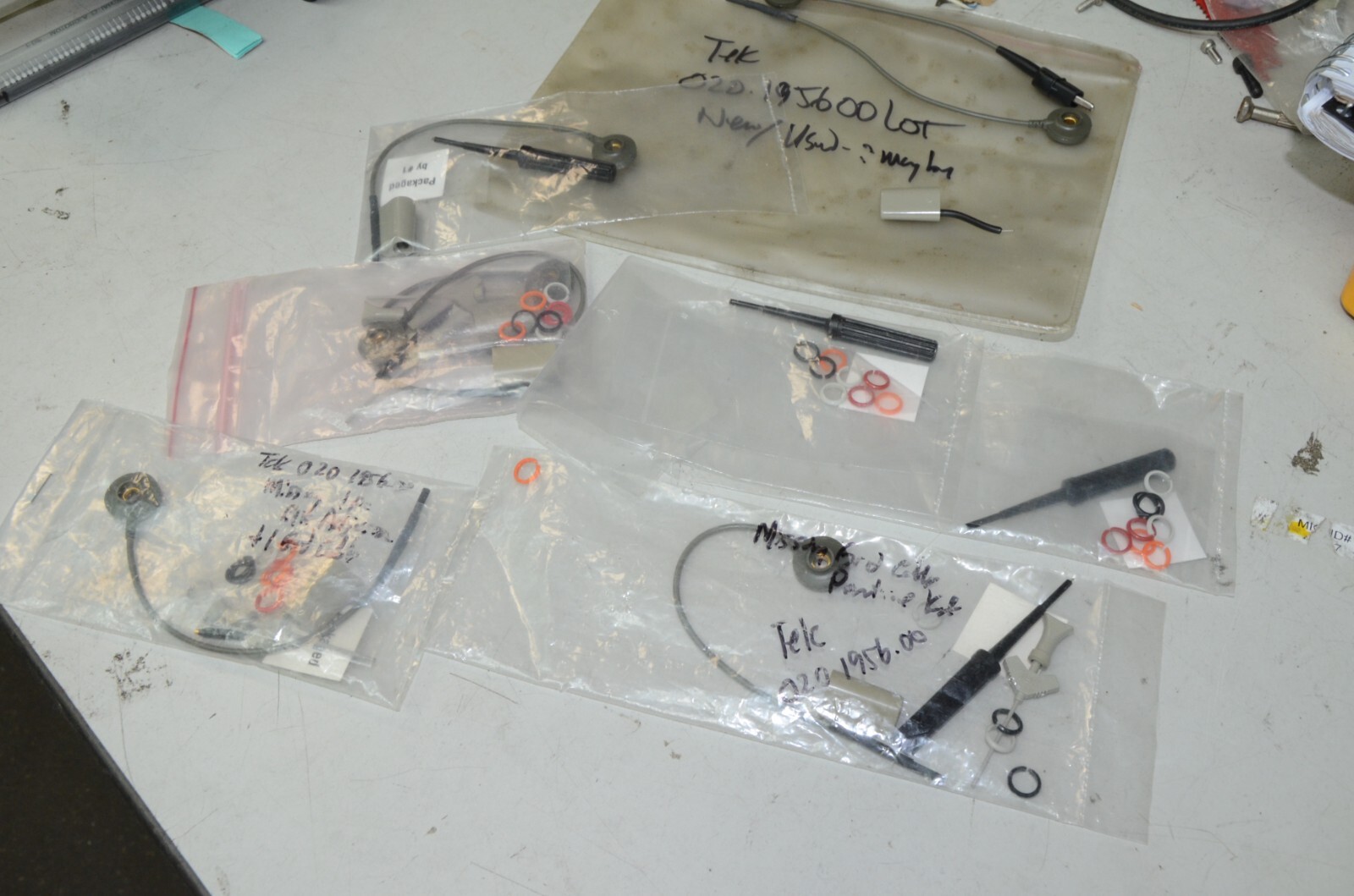 Tektronix 020195600 Oscilloscope Probe Accessary Kit Large Lot P6138 P6139 P6137