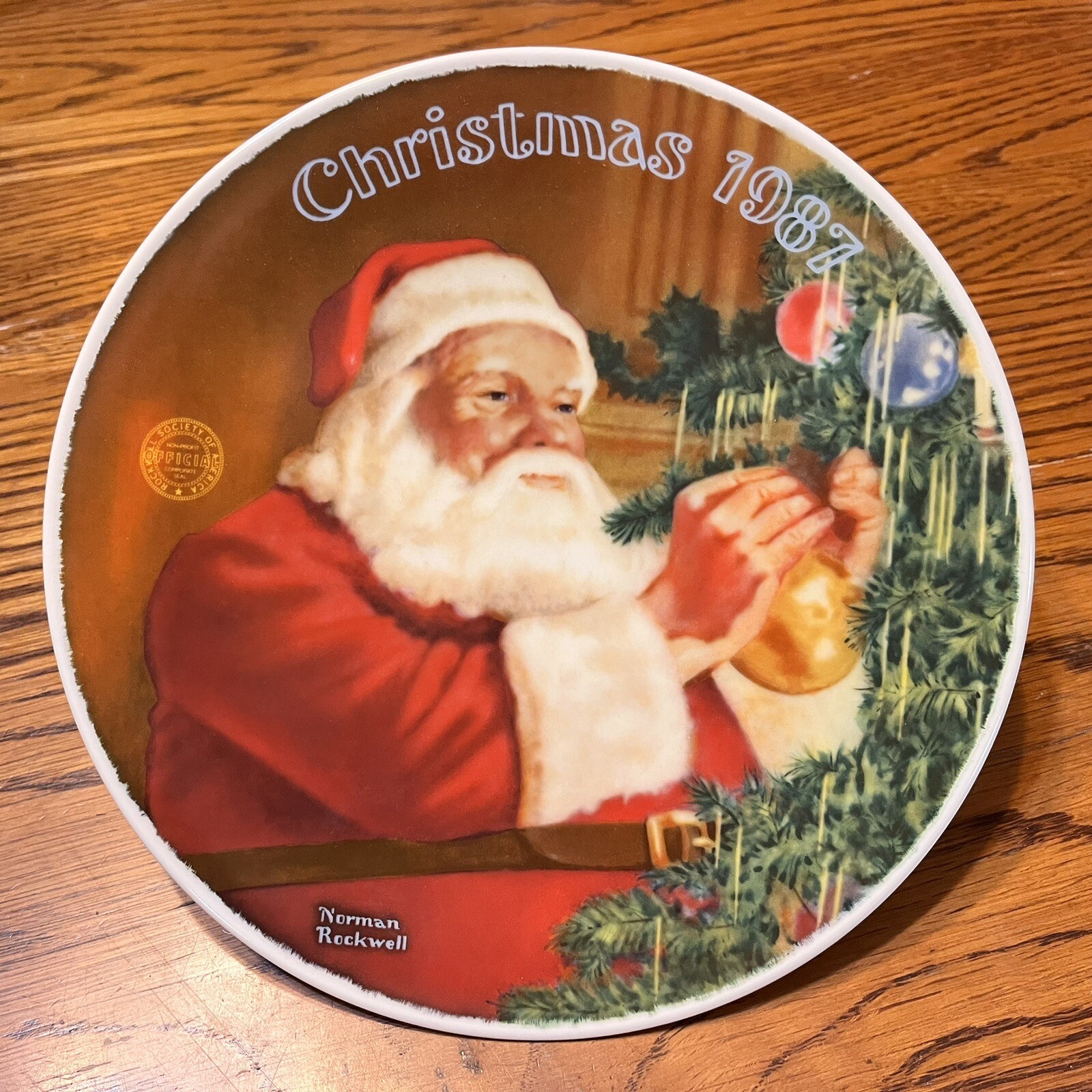 1987 KNOWLES “SANTA'S GOLDEN GIFT” BY NORMAN ROCKWELL W/COA NIB FREE SHIPPING.