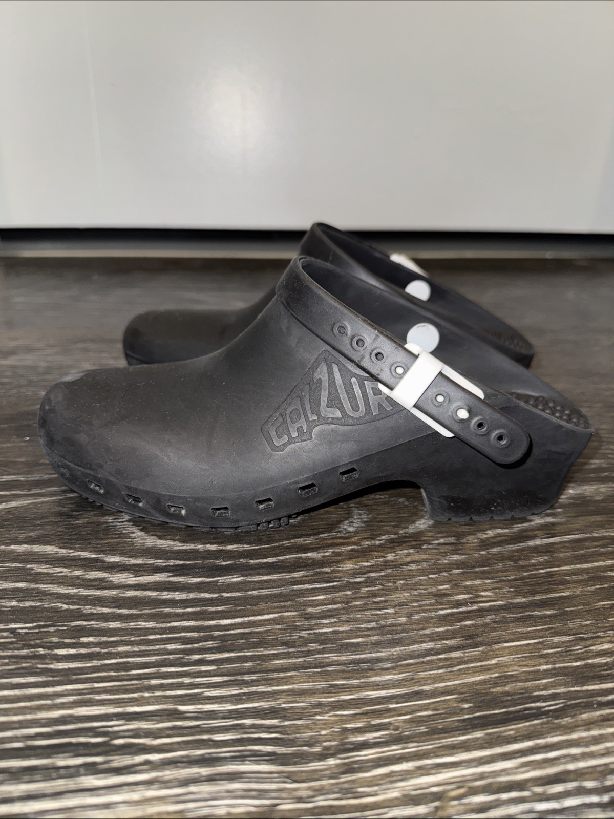 CALZURO CLASSIC (38-39) NON-SLIP CLOGS WITHOUT HOLES WITH STRAP