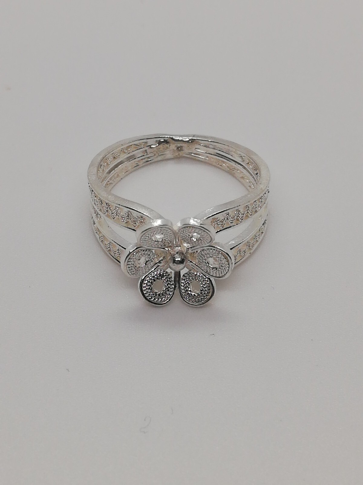 . 970 Solid Silver Women's Ring Size 7 Filigree New.