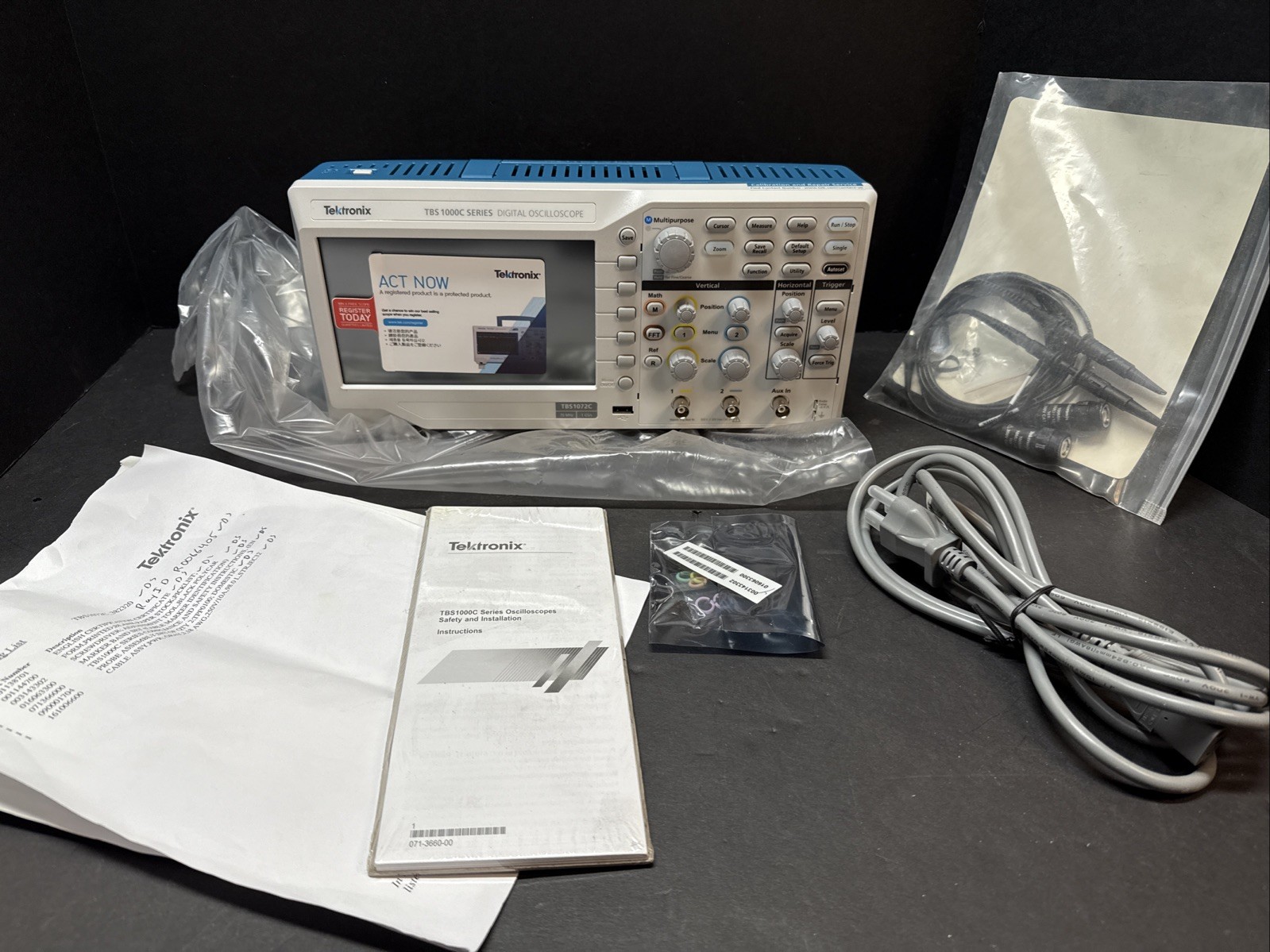 Tektronix TBS 1000C Series Digital Oscilloscope - Open Box