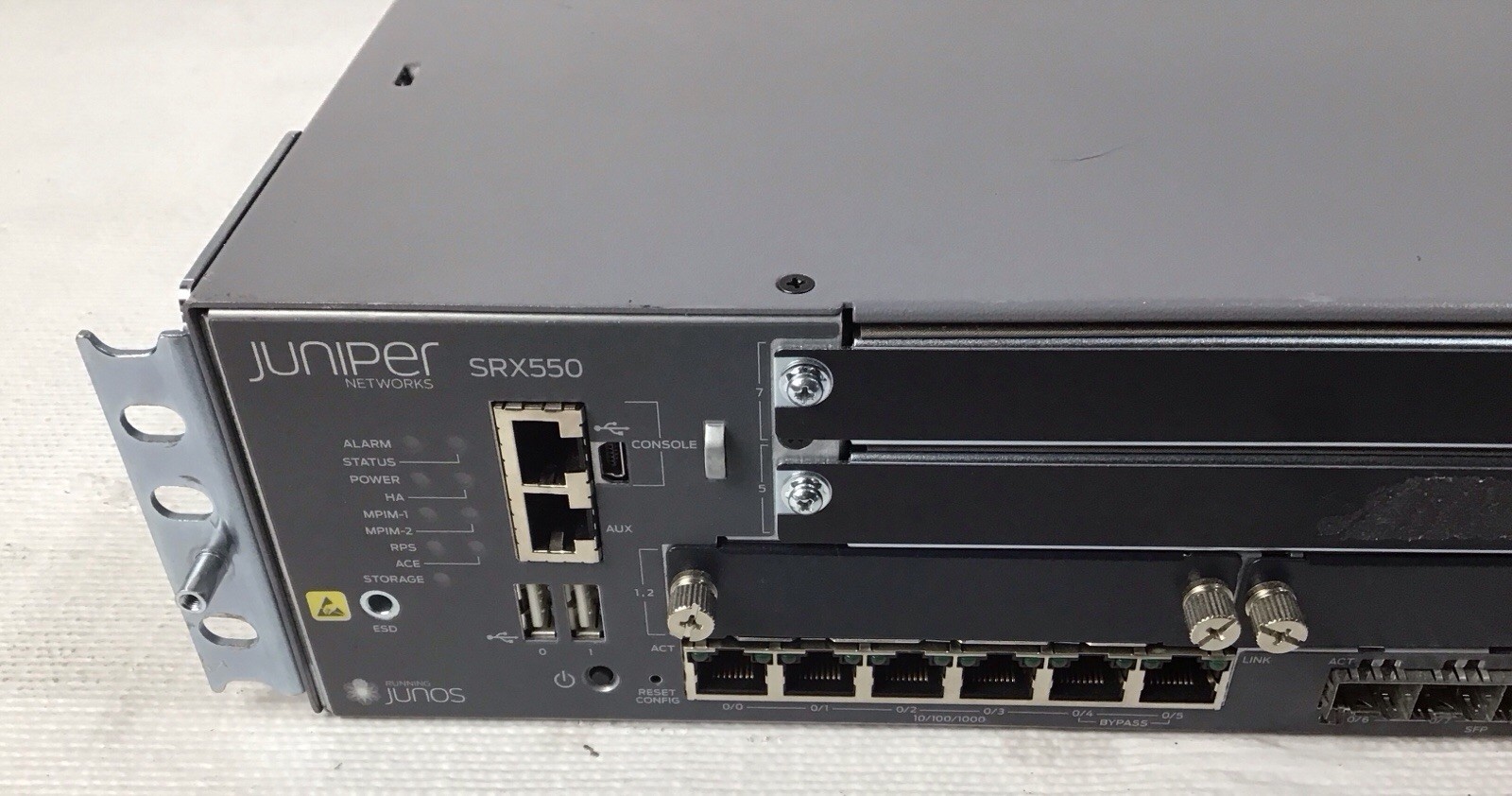 Juniper Networks SRX550-645AP Services Gateway Firewall Security Appliance