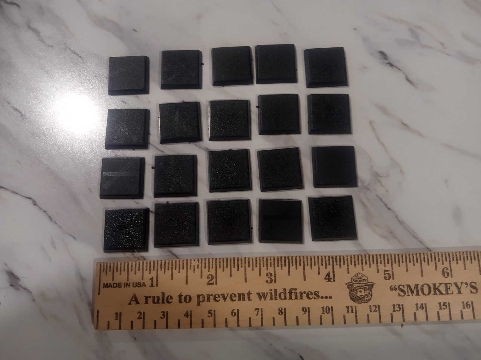 20mm Miniature Square Unslotted Base x 20
