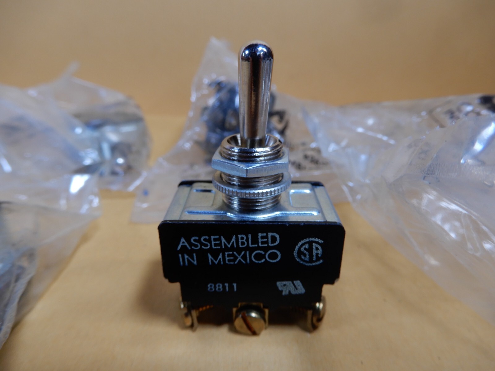 Arrow Hart 82608 On-Off-On Maintained Toggle Switch Qty 4 NOS DPDT