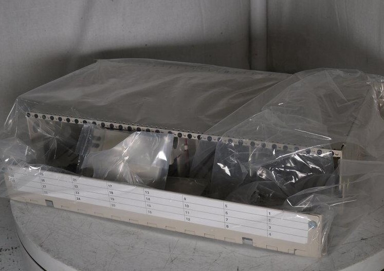 NEW OPEN BOX TE DSX4R-C32 1014711 Cross Connect Panel