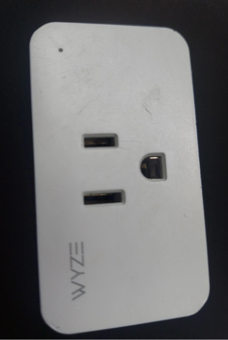 WYZE WLPP1CFH 2.4GHz WiFi SmartPlug, Works w/ Alexa, Google-1 Plug