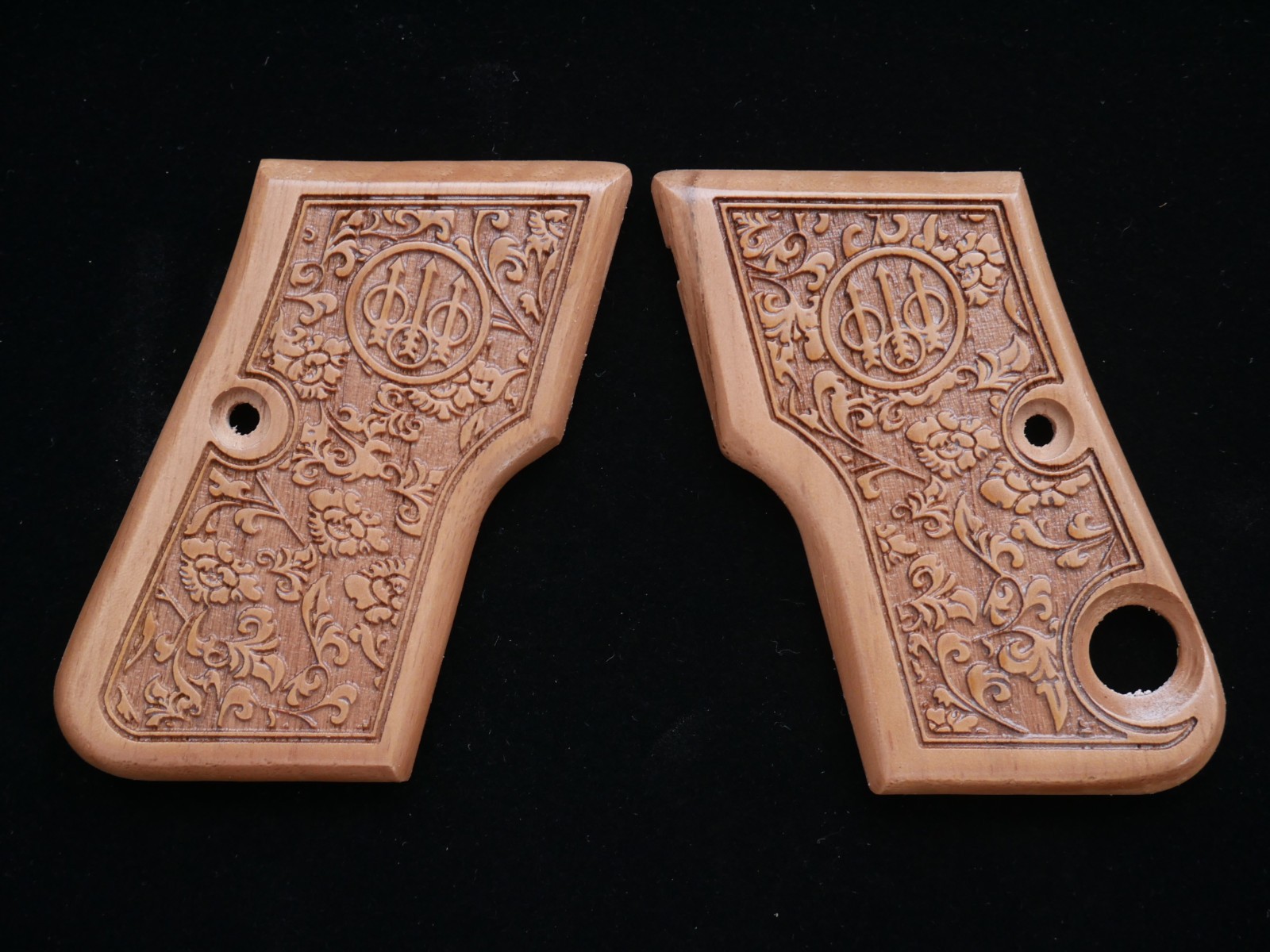 CUSTOM HAND MADE WALNUT GRIPS FITS BERETTA 950 950B 950BS JETFIRE *FLORA2-LOGO*