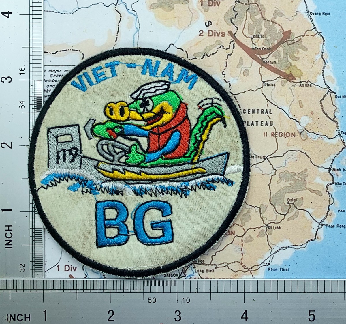 patch , usn , vietnam war patch , p2-16