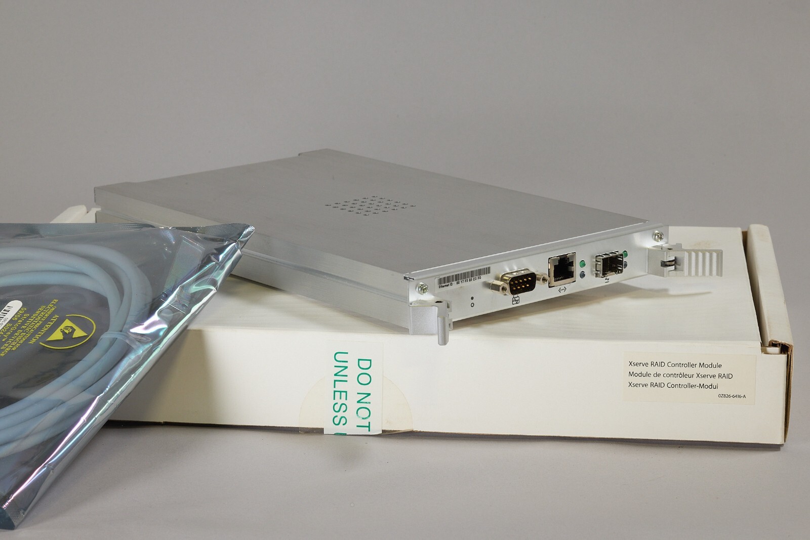 Apple X-Raid Kit includes,Power supply,Drive Module,Cooling Unit,RaidContlr