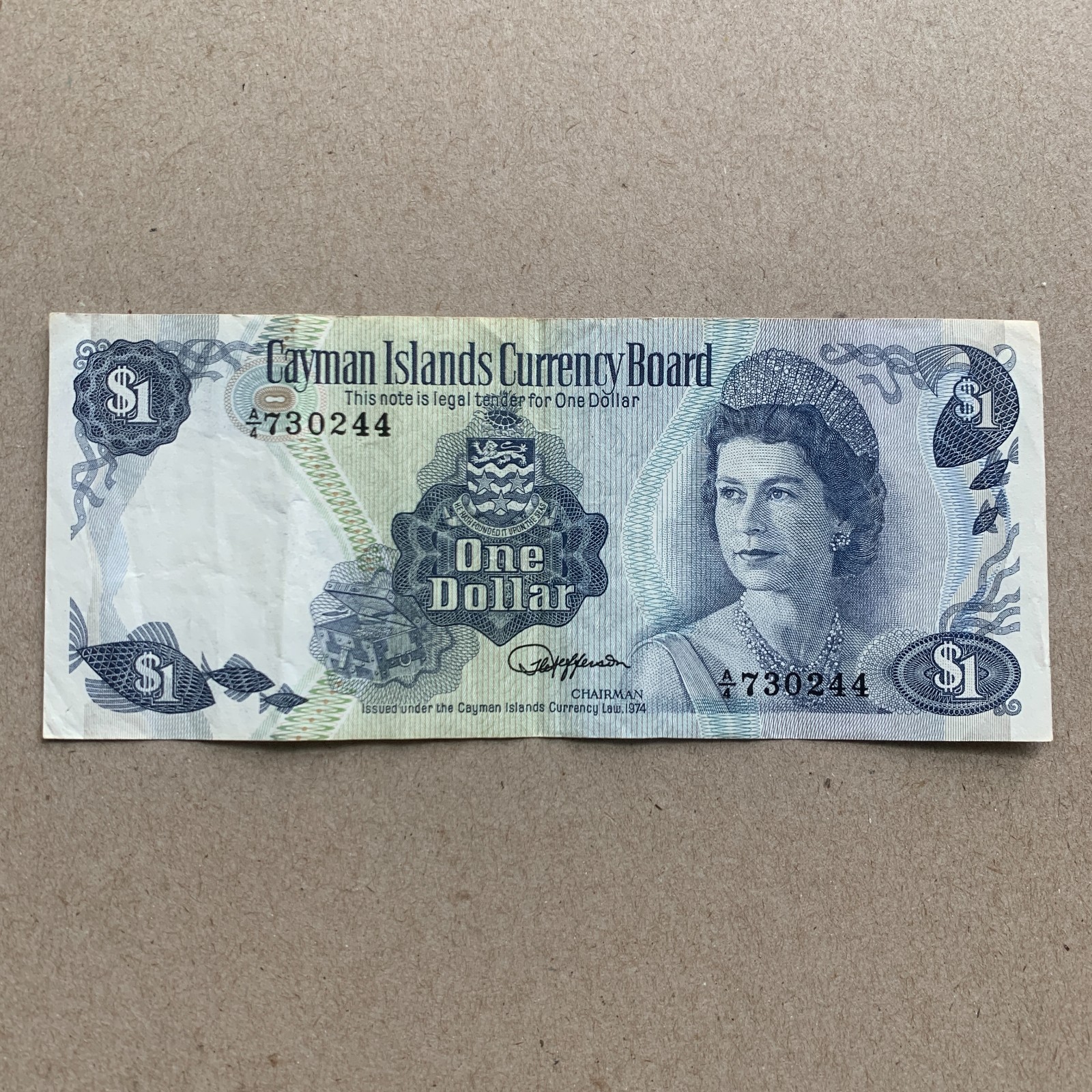 CAYMAN ISLANDS 1 DOLLAR Banknote QEII CIRC Currency  1974 Paper Money