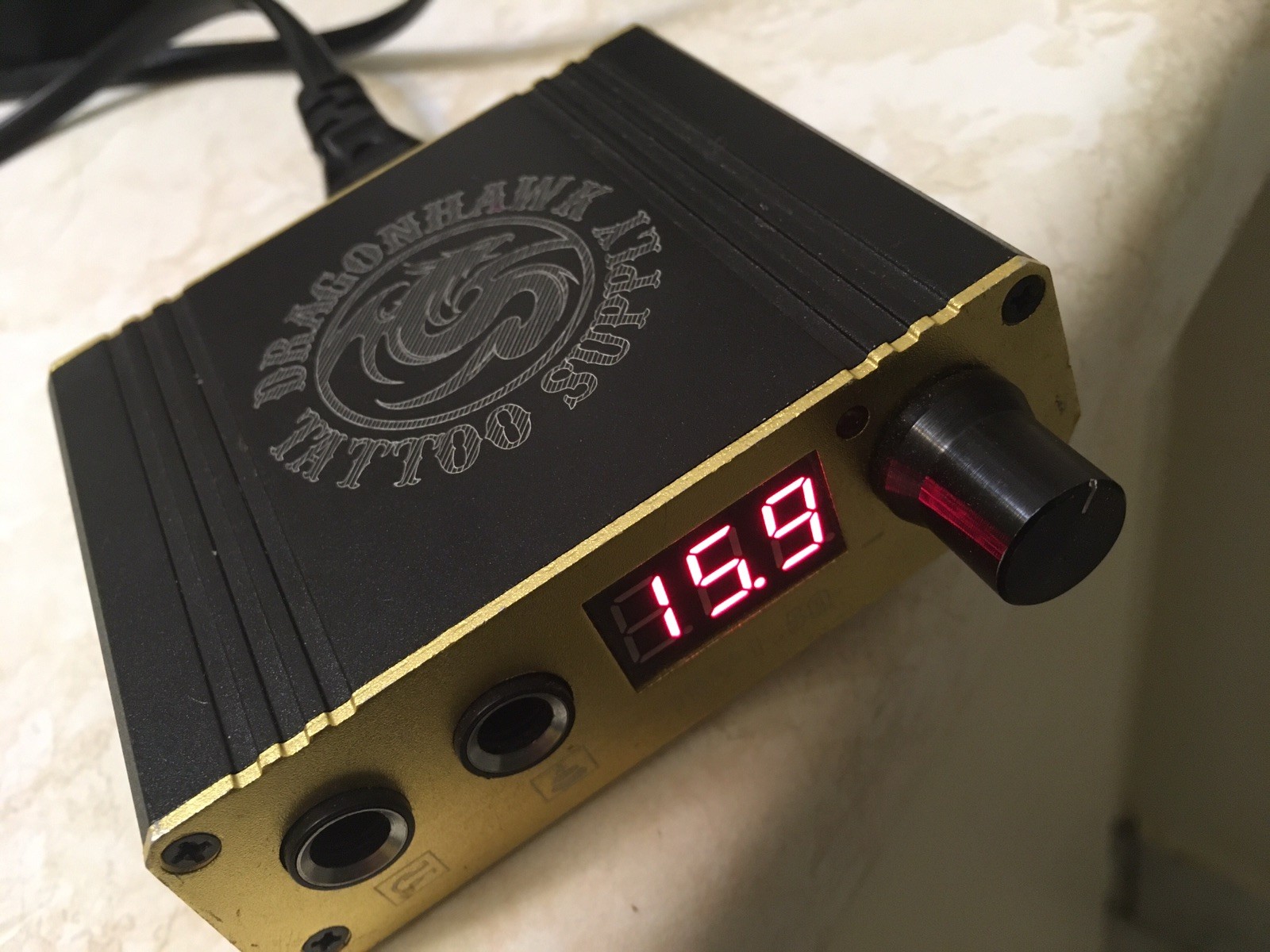 Dragonhawk Mini P077 Black/Gold Portable 50-60Hz 100–230V AC Tattoo Power Supply