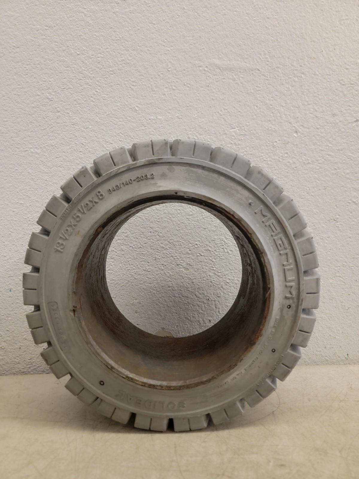 Magnum Solideal 13.5X5.5x8 tires Wide Track solid forklift press-on tire