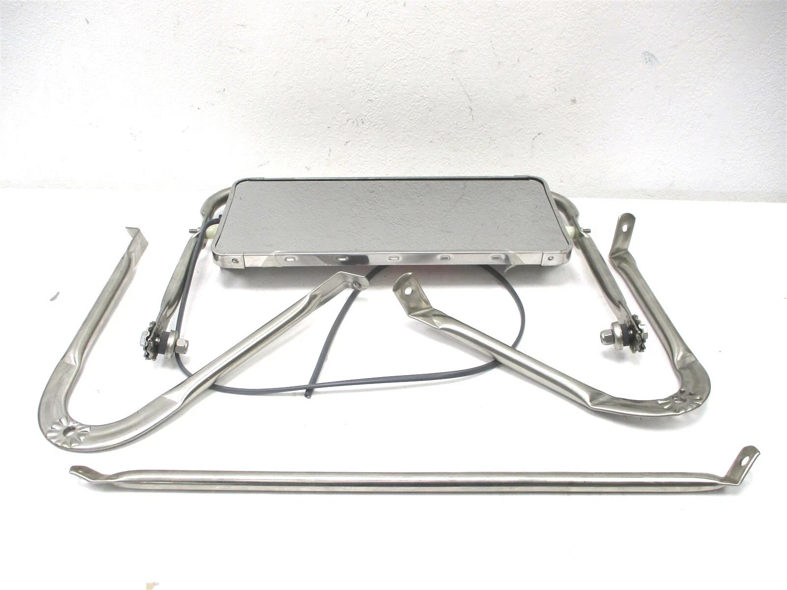 1619786C92 NEW OEM INTERNATIONAL LH STAINLESS STEEL HEATED MIRROR 1685314C91