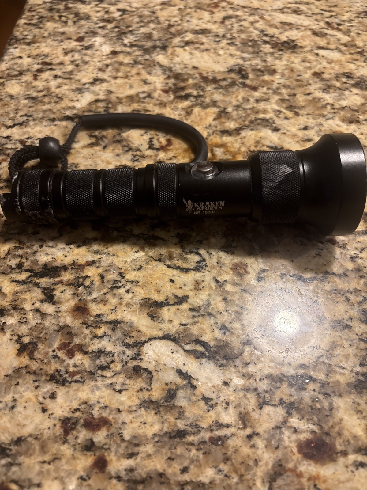 Kraken Sports NR-1800Z Diving Flash Light See Photos Works Great!