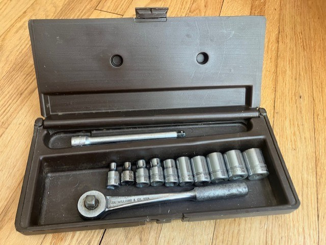 Vintage Williams 3/8" Ratchet and Socket Set (Made in USA) w/Easco Case