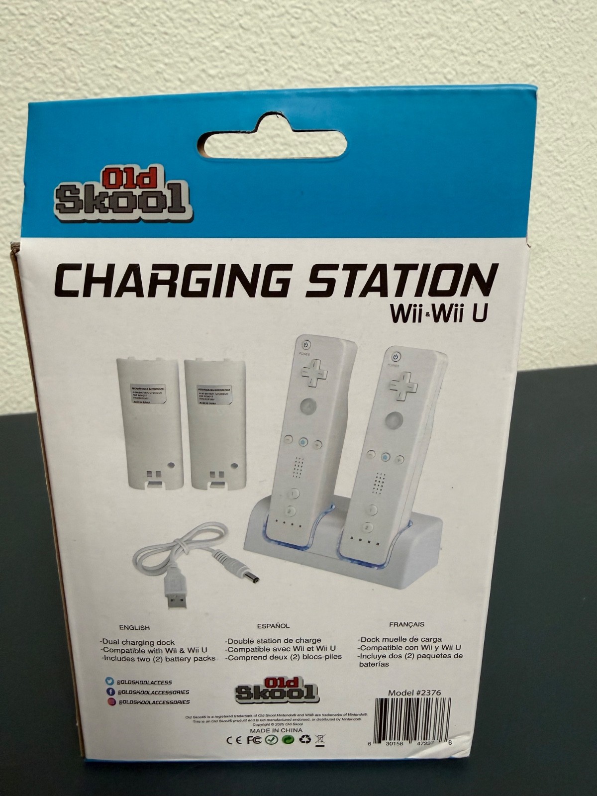 Old Skool Wii Wii U Charging Station Dual Dock w/ 2 Battery Packs USB Charger