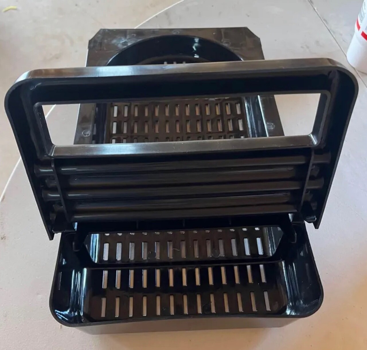 4 Hole Chicken Nesting Boxes Metal Chicken Egg Laying Box with Swing Perch