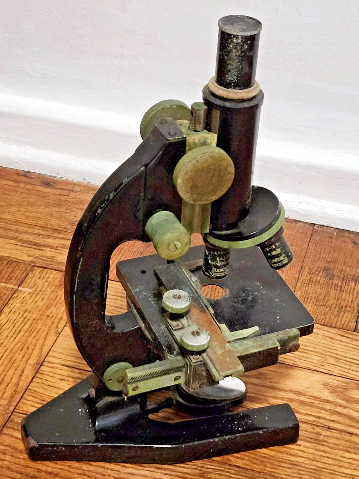 ANTIQUE - KREMP  WETZLAR  MICROSCOPE