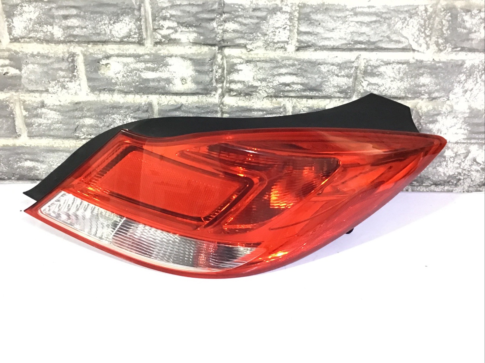 2011-2013 Buick Regal Tail Light Right (passenger Side) OEM, COMPLETE