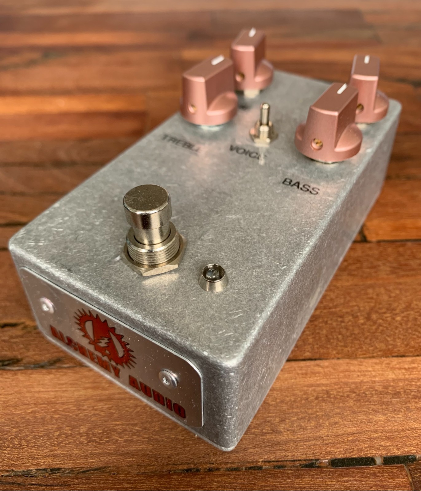 Alchemy Audio Jext Telez White Pedal Vox Beatles Fuzz Guitar Effects Pedal