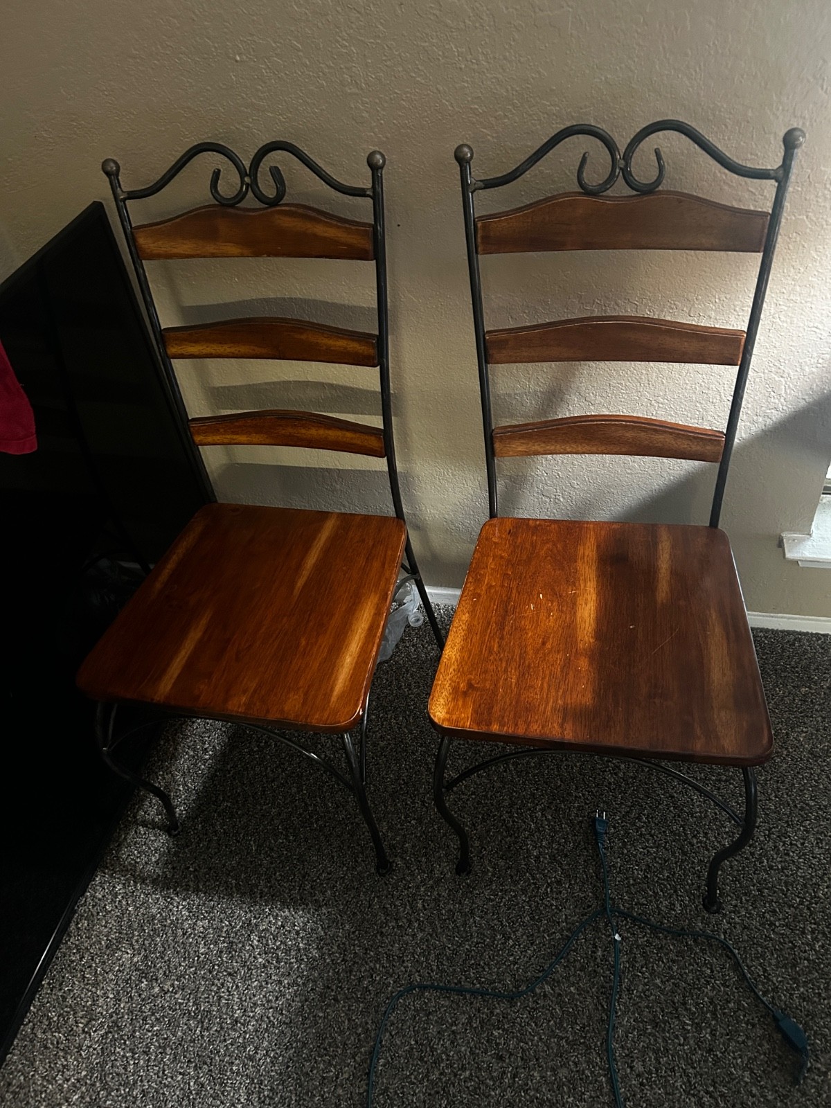 round dining table set for 4 used