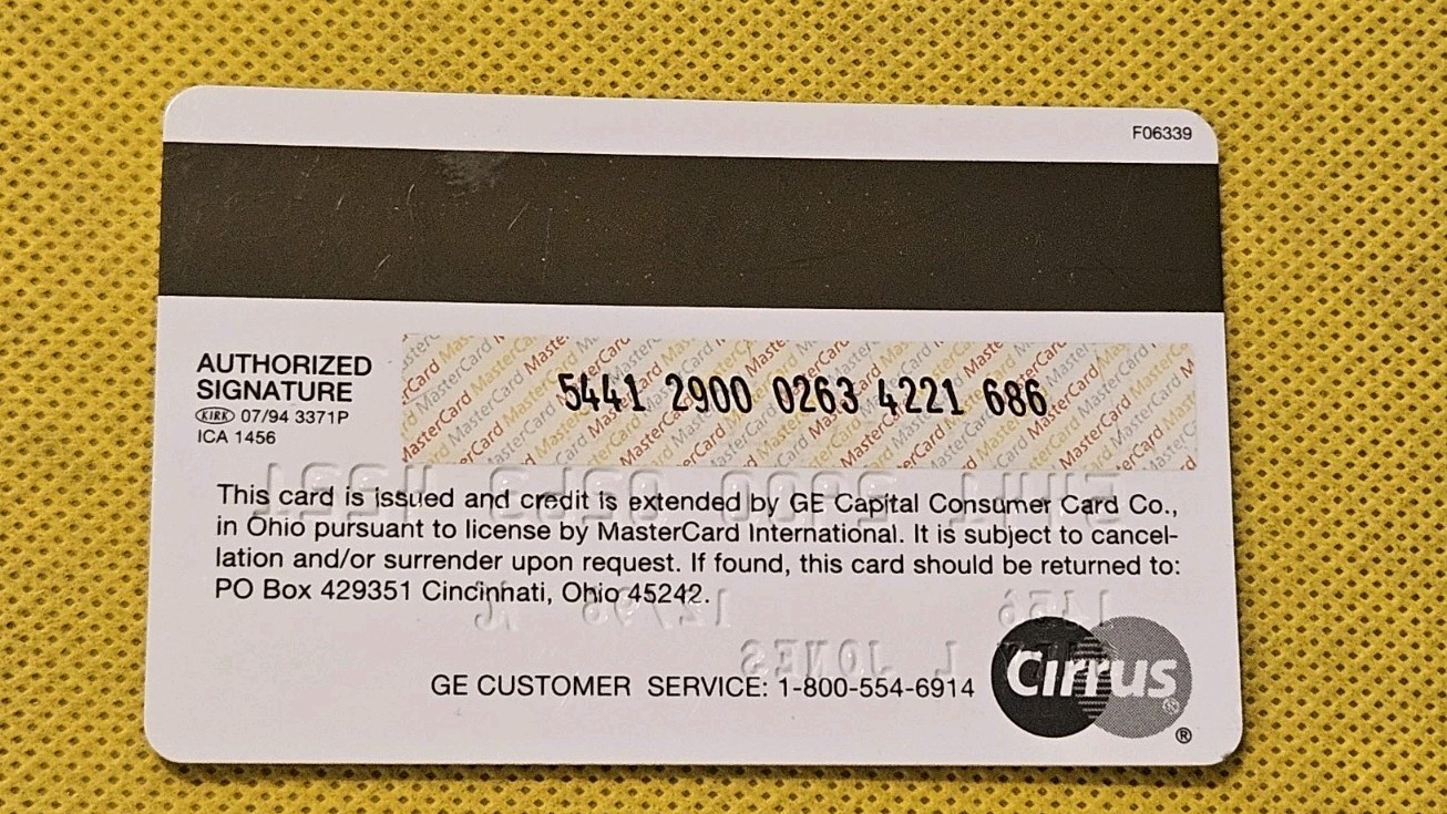 1996 Exxon MasterCard Credit Card ~ cc1131 TIGER