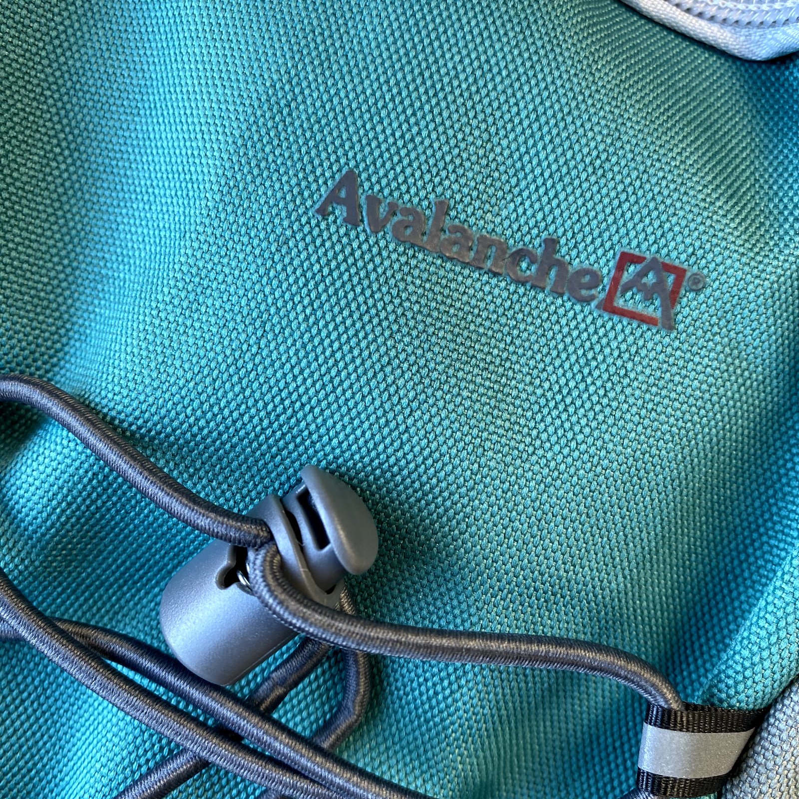NWT Avalanche Explorer Hydration Backpack Bag Green 34oz Light Weight Hiking