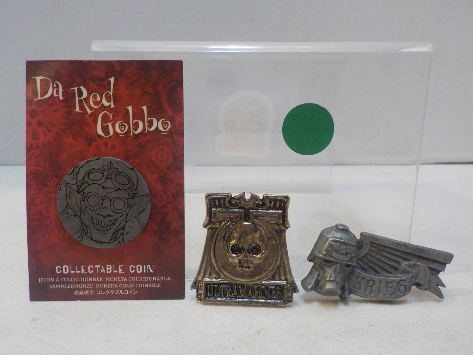 G429 GW Warhammer 40k Limited Edition Red Gobbo Coin Krieg Ultramarines Pin lot