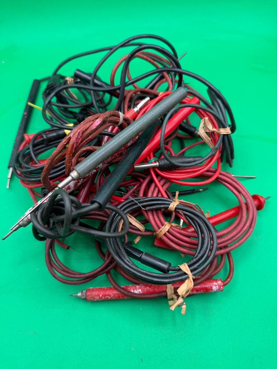 Lot of Vintage Multimeter Test Probes & Leads Red Black Banana Plug RE