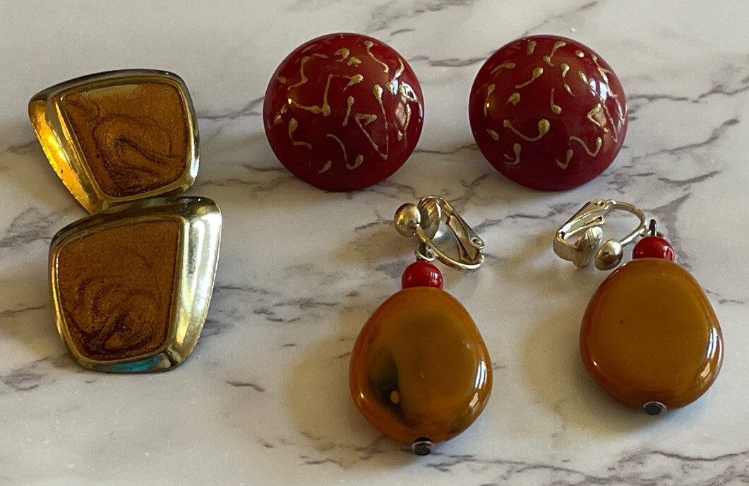 Vintage 3 Pair Of Clip On Earrings Jewelry XY-29