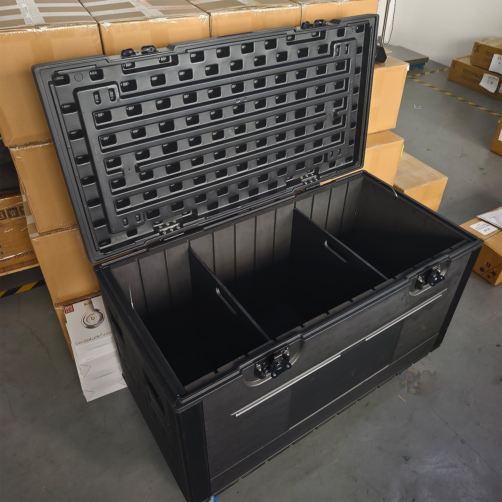44"x22"x25" Cable Trunk Road Case Stackable Heavy-Duty Equipment Storage Case