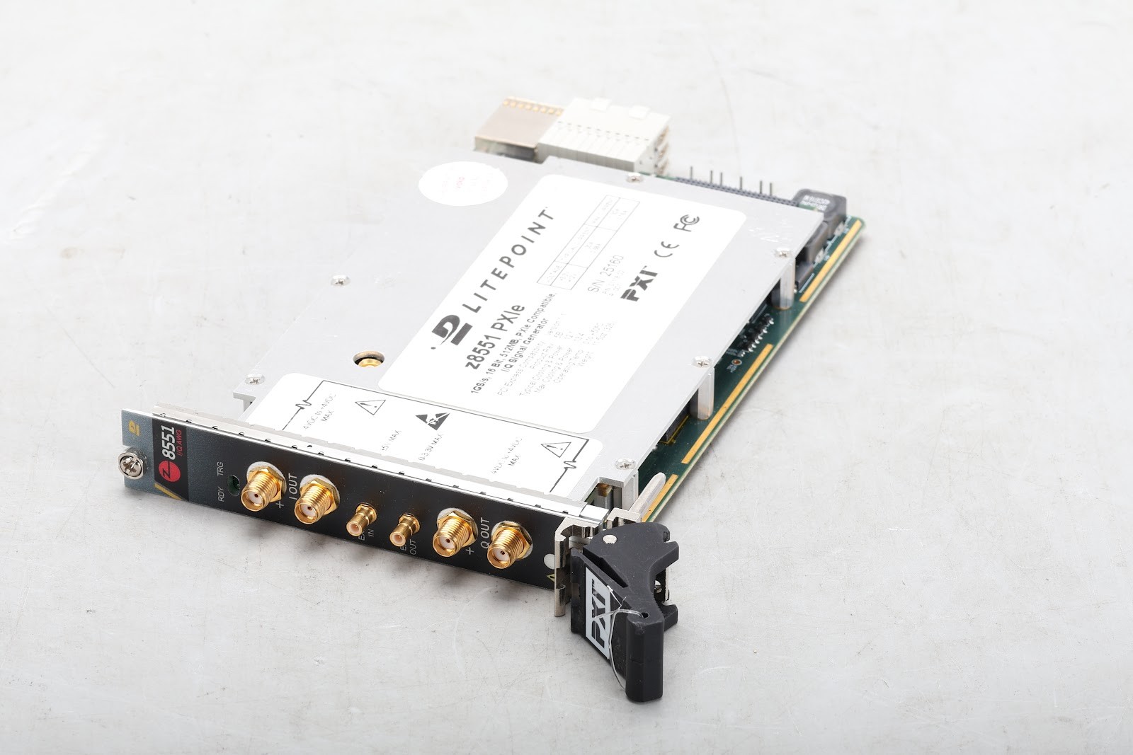 LitePoint z8551 PXIe I/Q Signal Generator