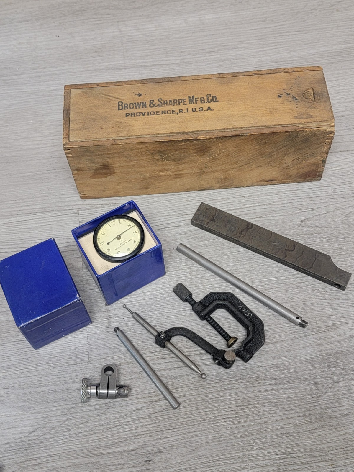 Brown & Sharpe 740 Universal Dial Indicator Set .001" w/ Accessories COMPLETE?